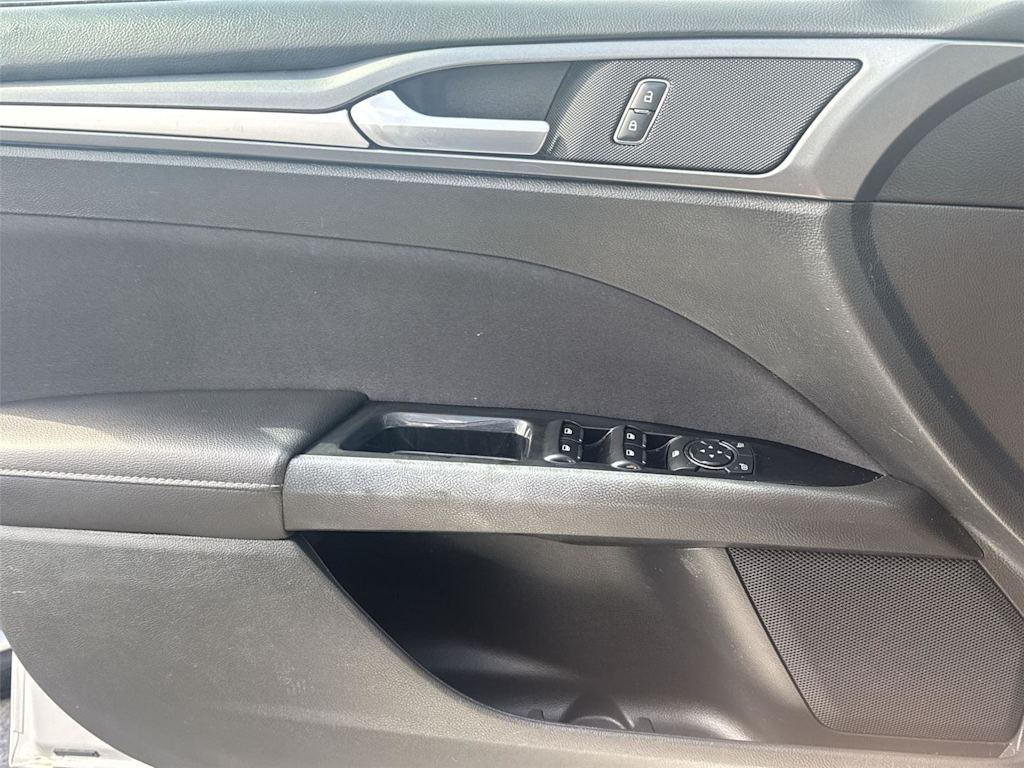 Thumbnail: 2014 Ford Fusion - 22