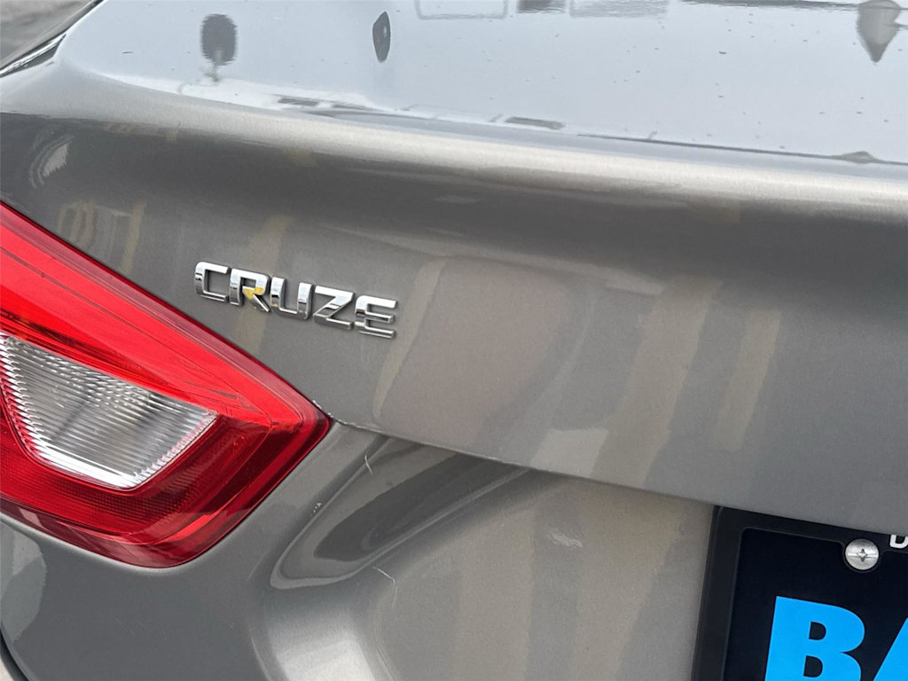 Thumbnail: 2017 Chevrolet Cruze - 18