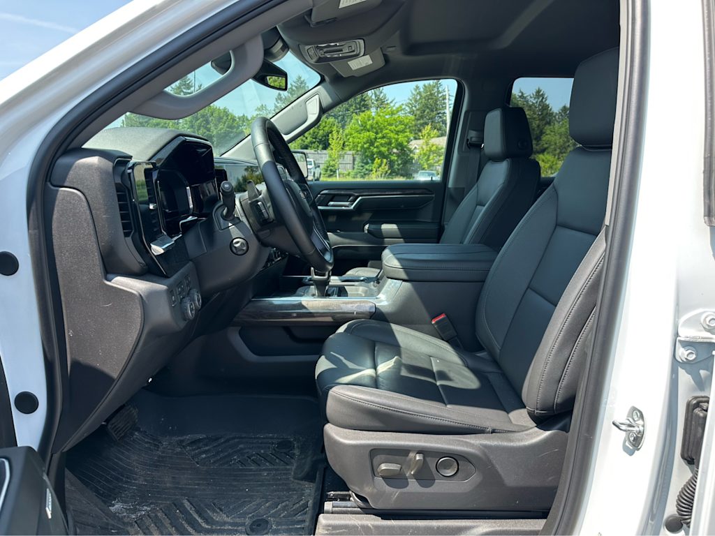 2025 Chevrolet Silverado 1500 LTZ 9