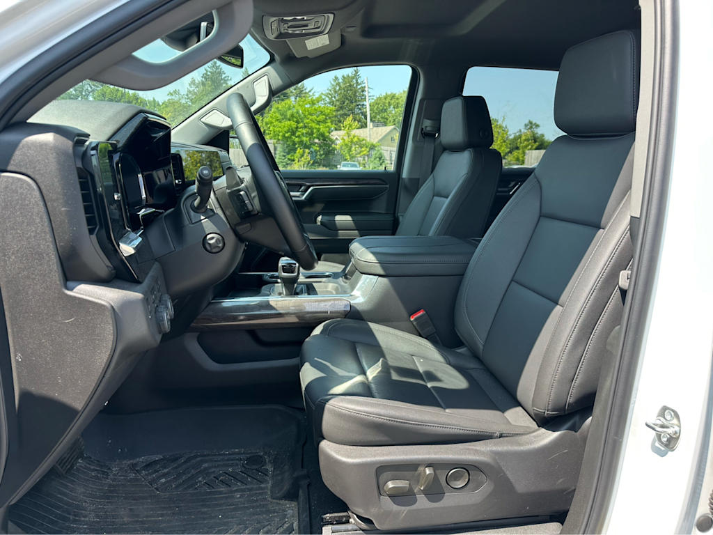 2025 Chevrolet Silverado 1500 LTZ 10