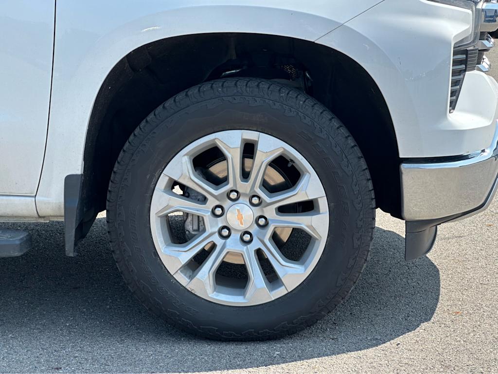 2025 Chevrolet Silverado 1500 LTZ 8