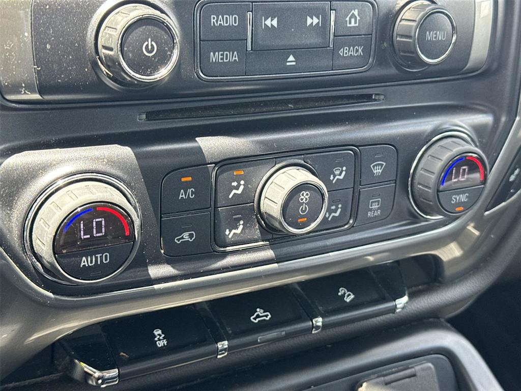 Thumbnail: 2018 Chevrolet Silverado 1500 - 20
