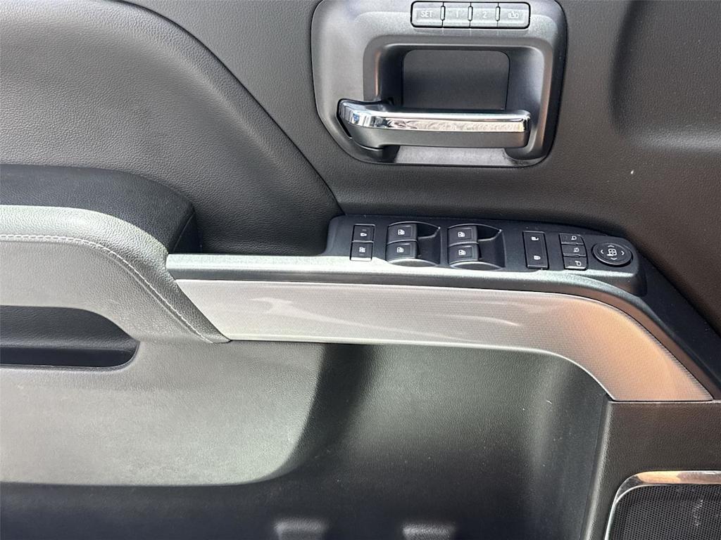 Thumbnail: 2018 Chevrolet Silverado 1500 - 23