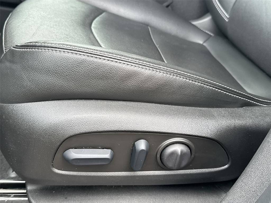 Thumbnail: 2022 GMC Terrain - 17