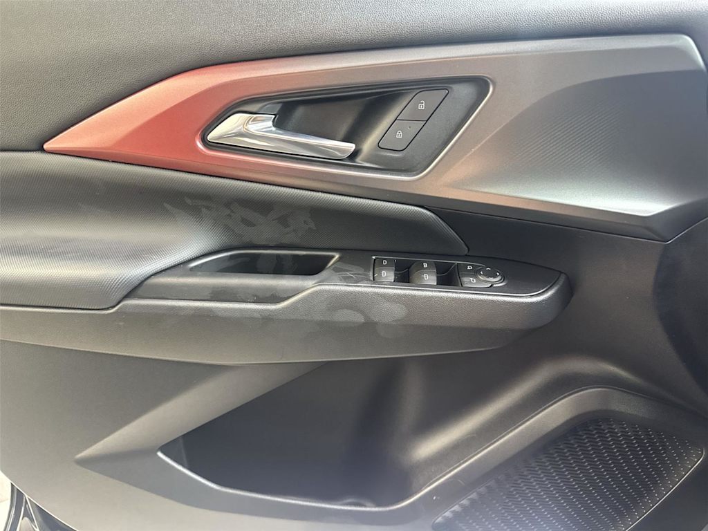 Thumbnail: 2024 Chevrolet Equinox - 24