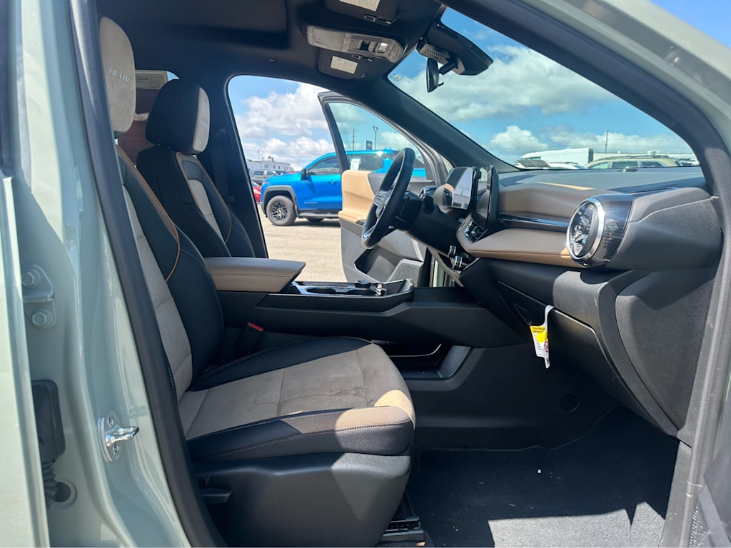 Thumbnail: 2025 Chevrolet Equinox - 21