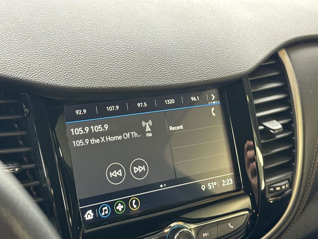 Thumbnail: 2018 Chevrolet Trax - 10