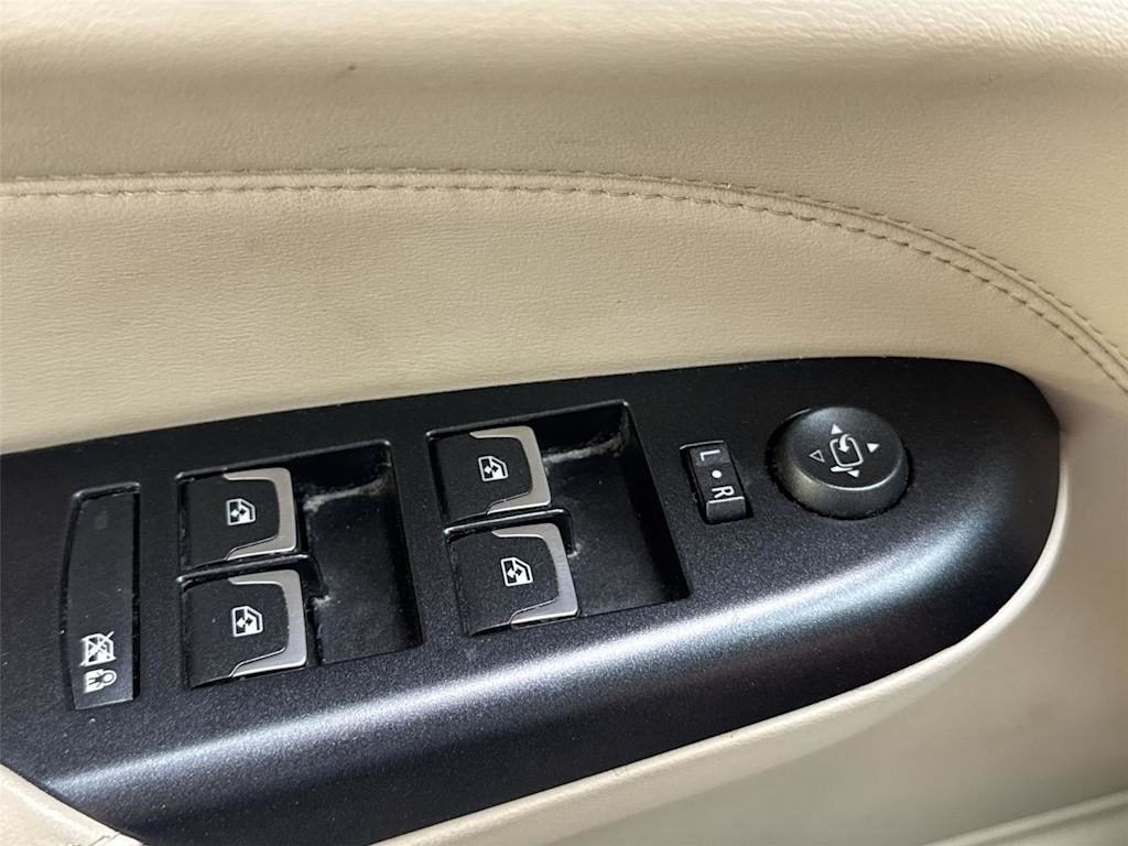 Thumbnail: 2015 Cadillac SRX - 23