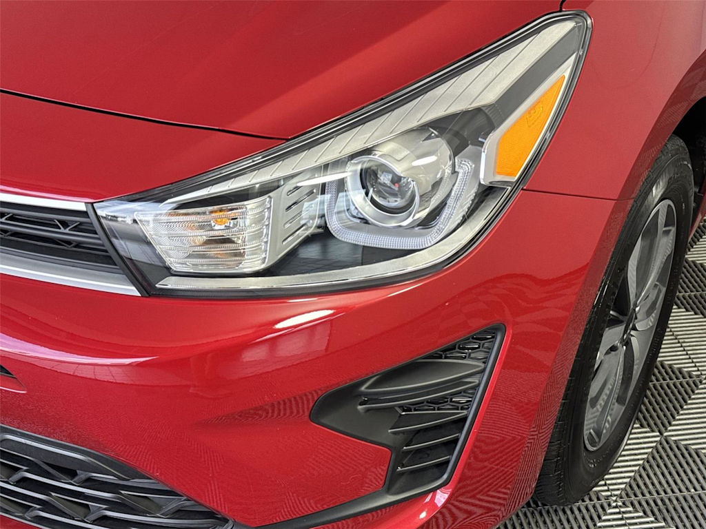Thumbnail: 2022 Kia Rio - 17