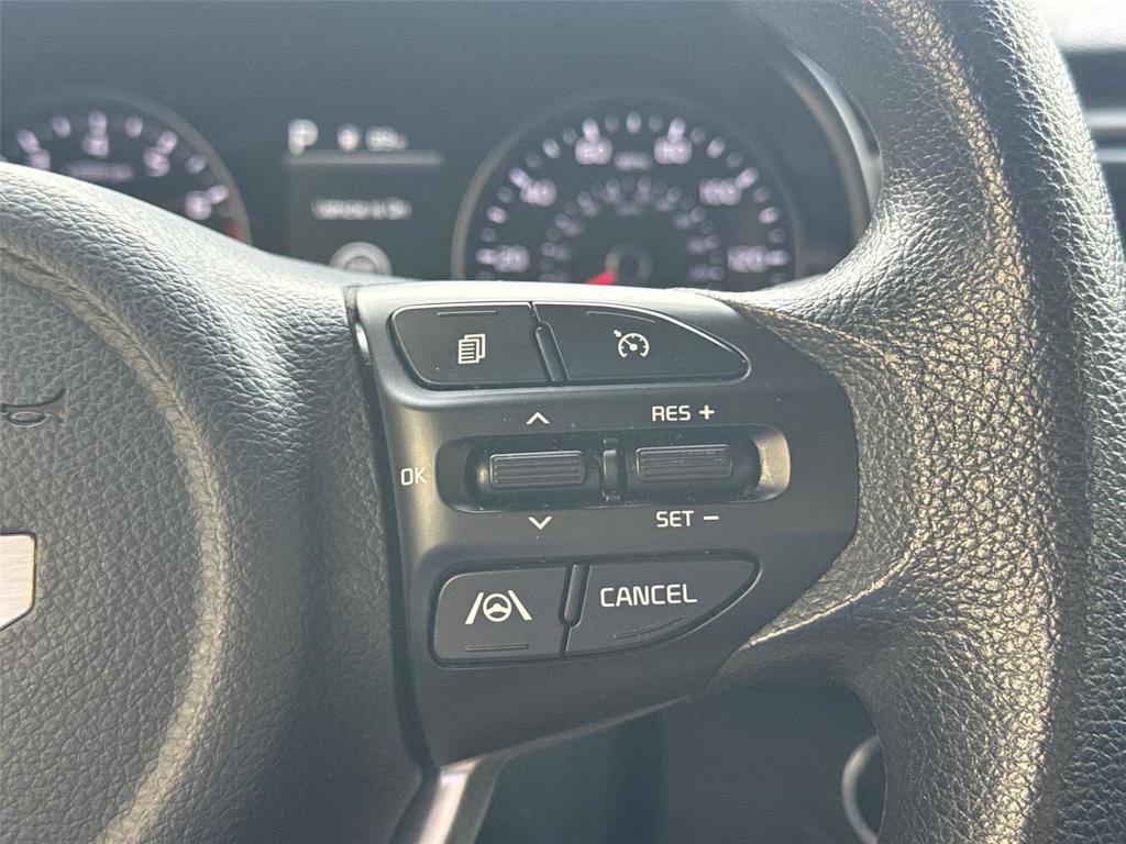 Thumbnail: 2022 Kia Rio - 25