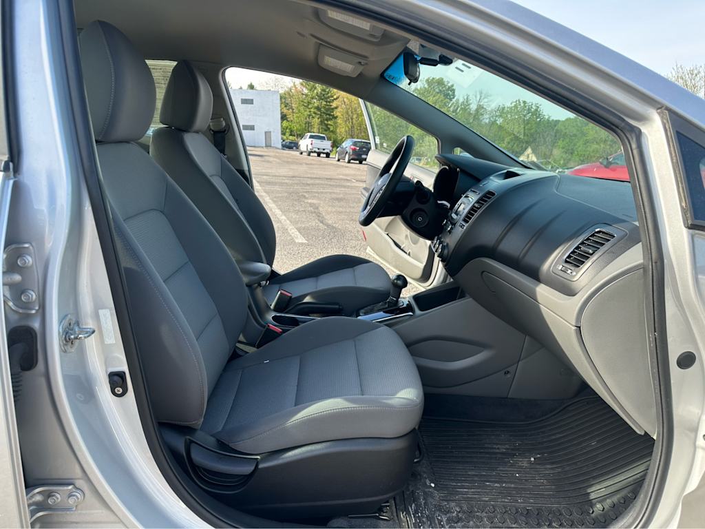 Thumbnail: 2018 Kia Forte - 18