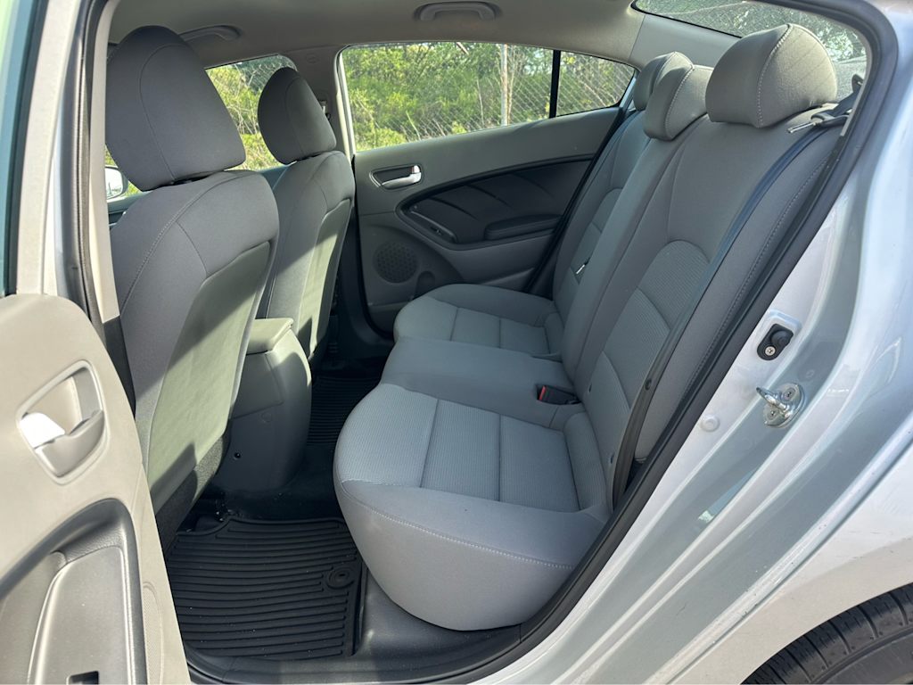 Thumbnail: 2018 Kia Forte - 8