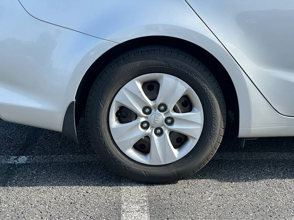 Thumbnail: 2018 Kia Forte - 21