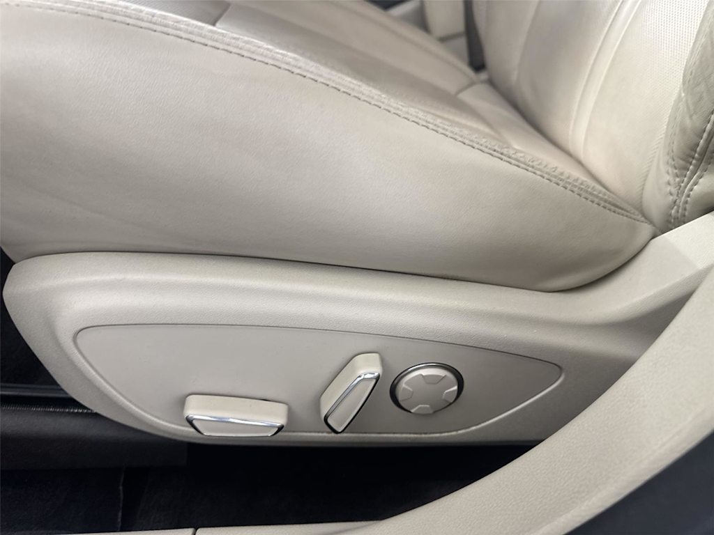 Thumbnail: 2017 Lincoln MKZ - 16