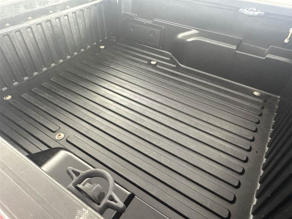 Thumbnail: 2016 Toyota Tacoma - 19