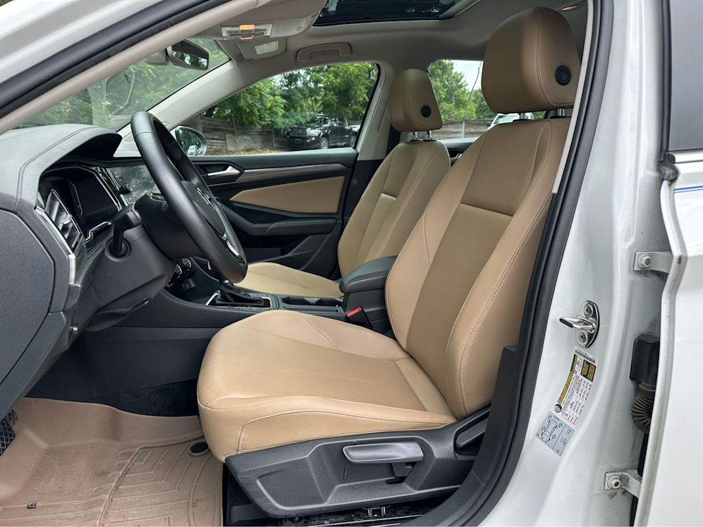 Thumbnail: 2019 Volkswagen Jetta - 9