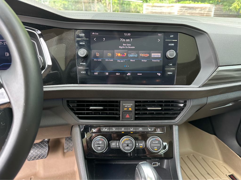 Thumbnail: 2019 Volkswagen Jetta - 11
