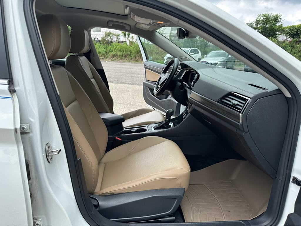 Thumbnail: 2019 Volkswagen Jetta - 22