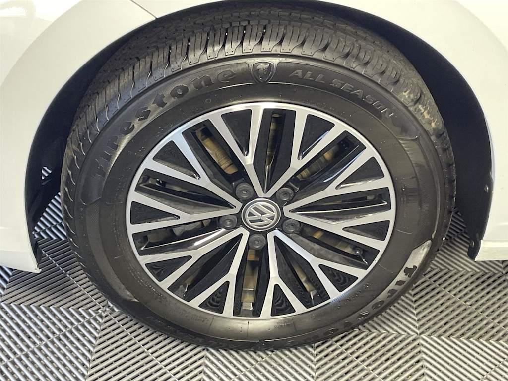 Thumbnail: 2019 Volkswagen Jetta - 6