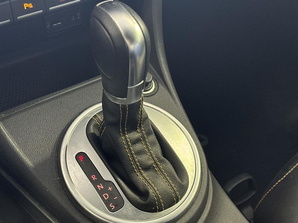 Thumbnail: 2016 Volkswagen Beetle - 11