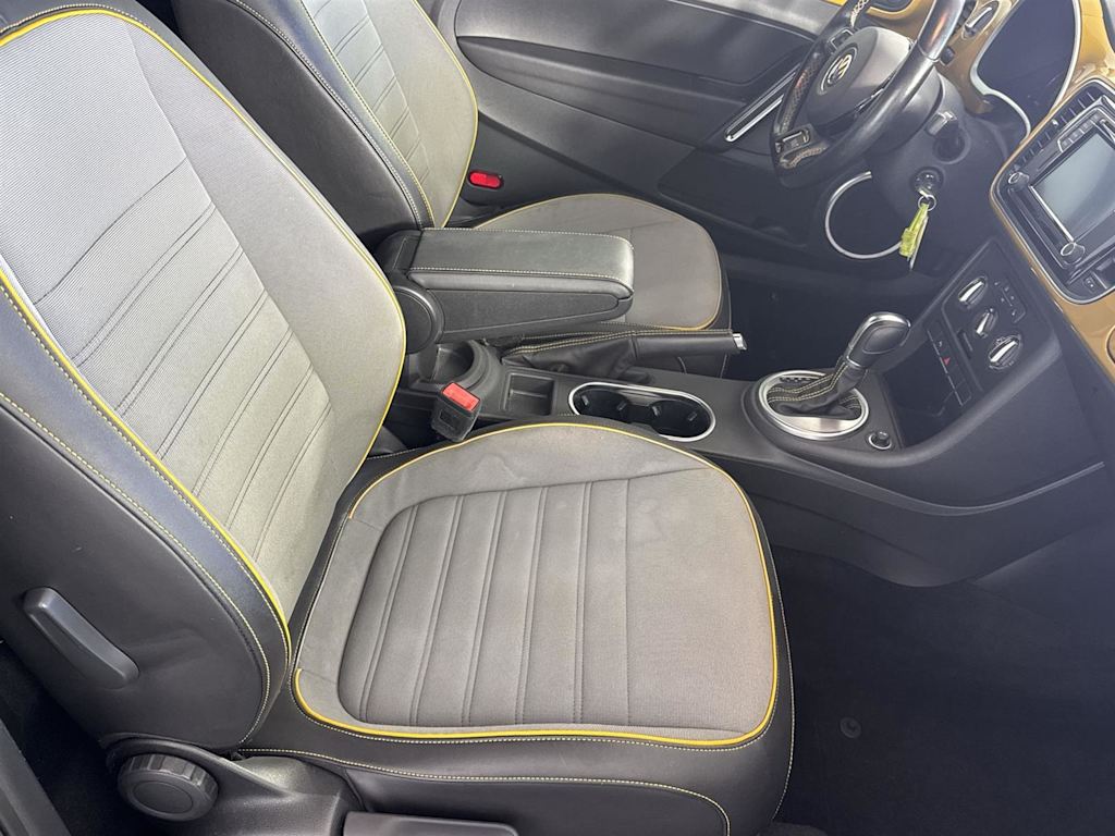 Thumbnail: 2016 Volkswagen Beetle - 8