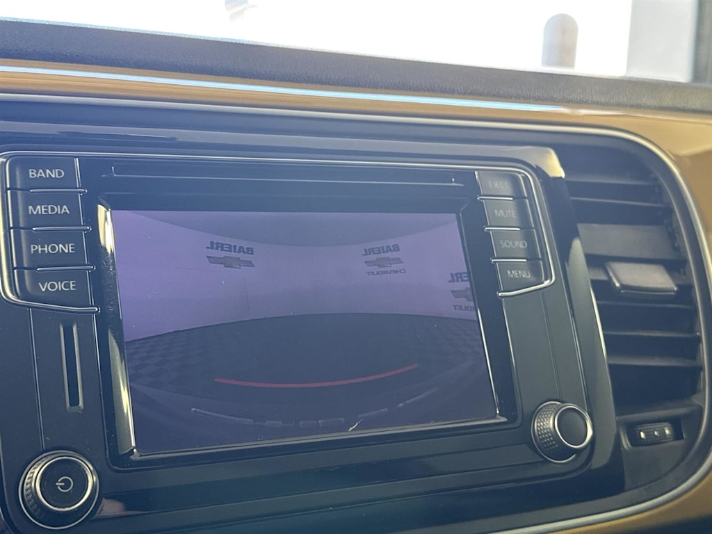 Thumbnail: 2016 Volkswagen Beetle - 10