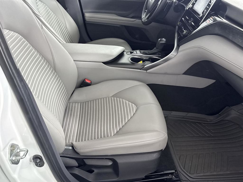 2023 Toyota Camry SE 19