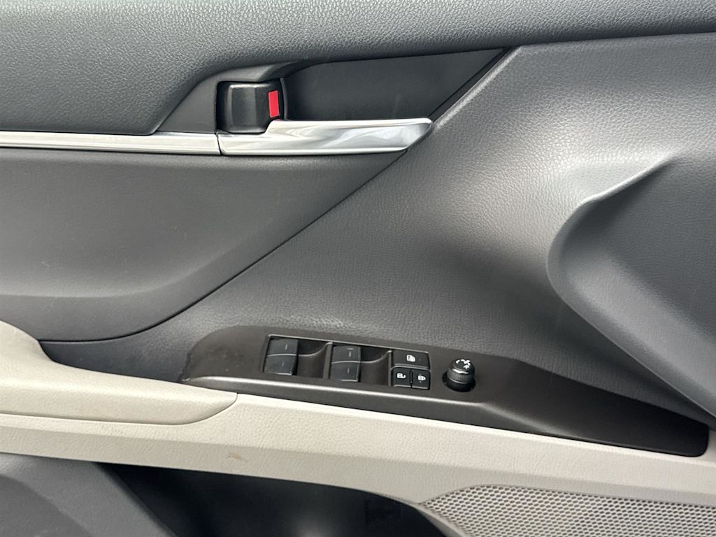 2023 Toyota Camry SE 22