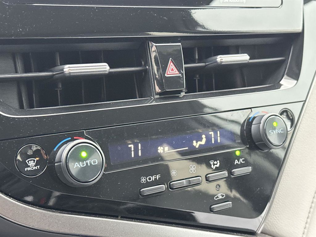 2023 Toyota Camry SE 21