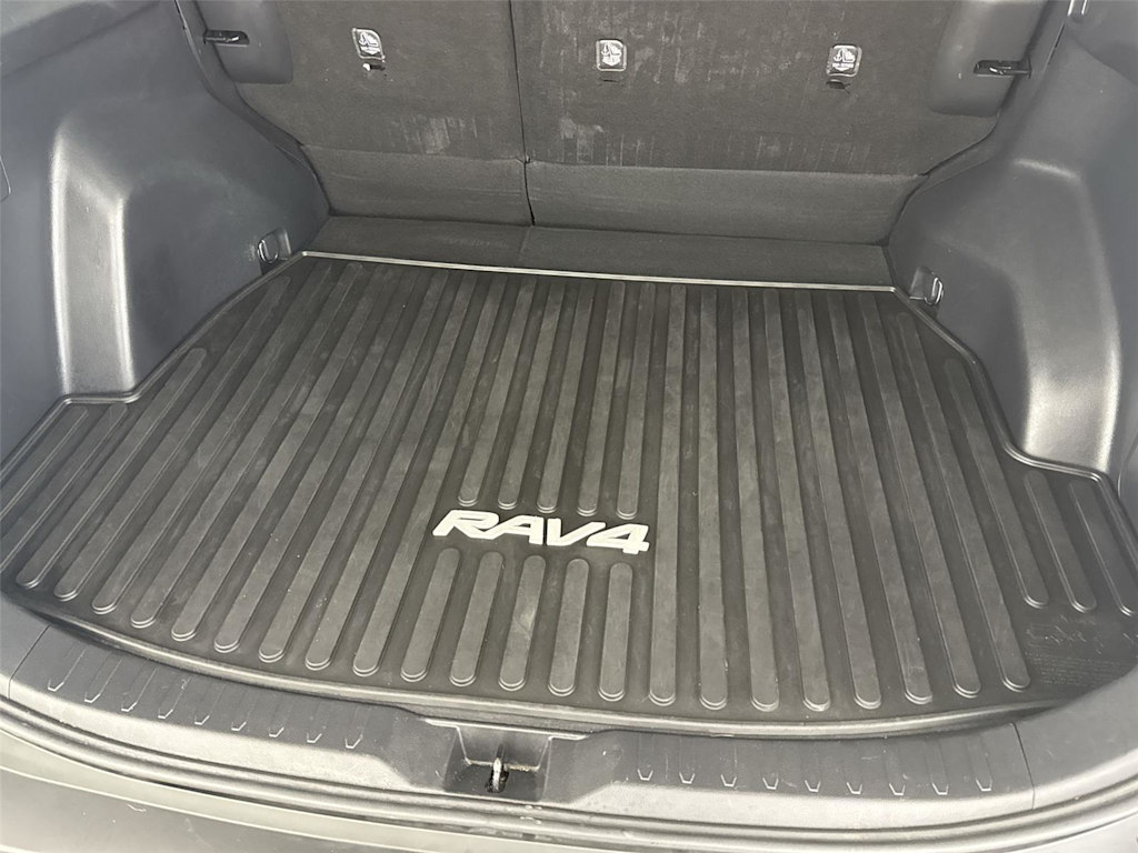 Thumbnail: 2021 Toyota RAV4 - 12