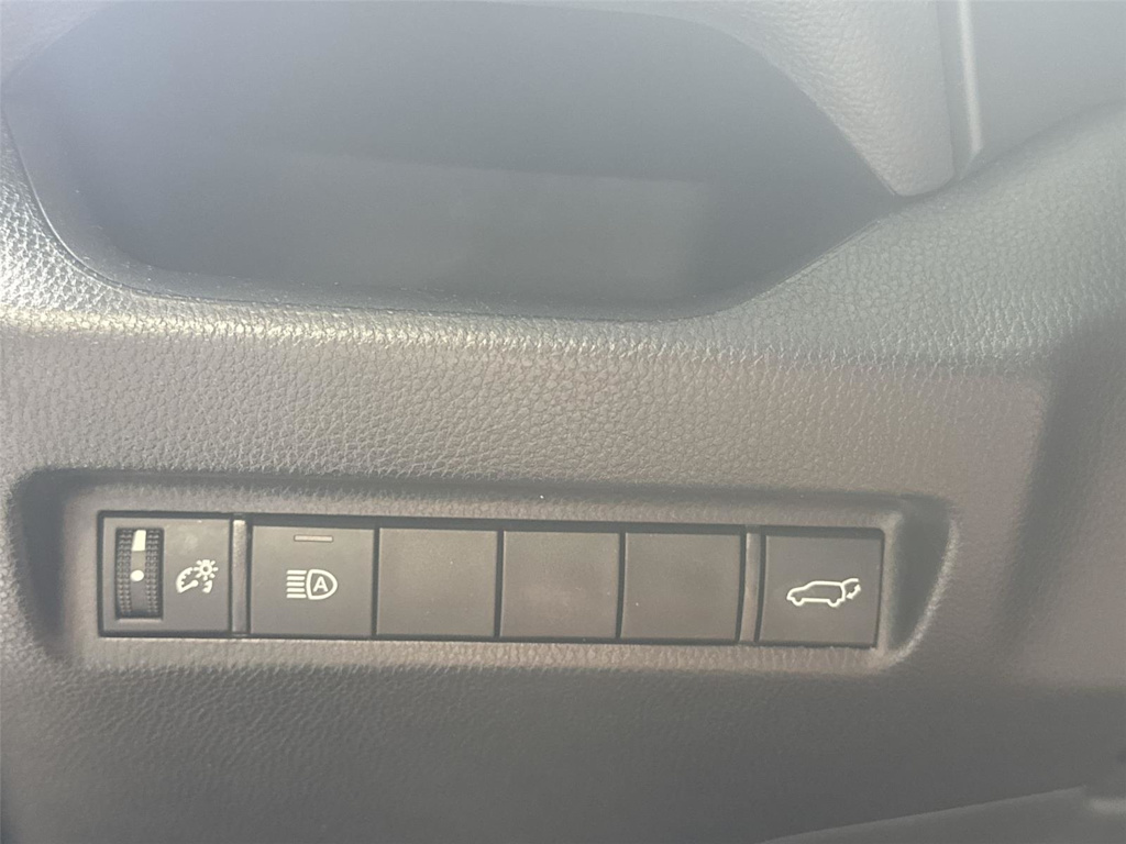 Thumbnail: 2021 Toyota RAV4 - 23