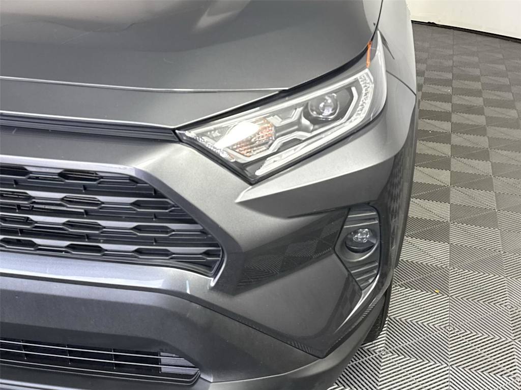 Thumbnail: 2021 Toyota RAV4 - 16