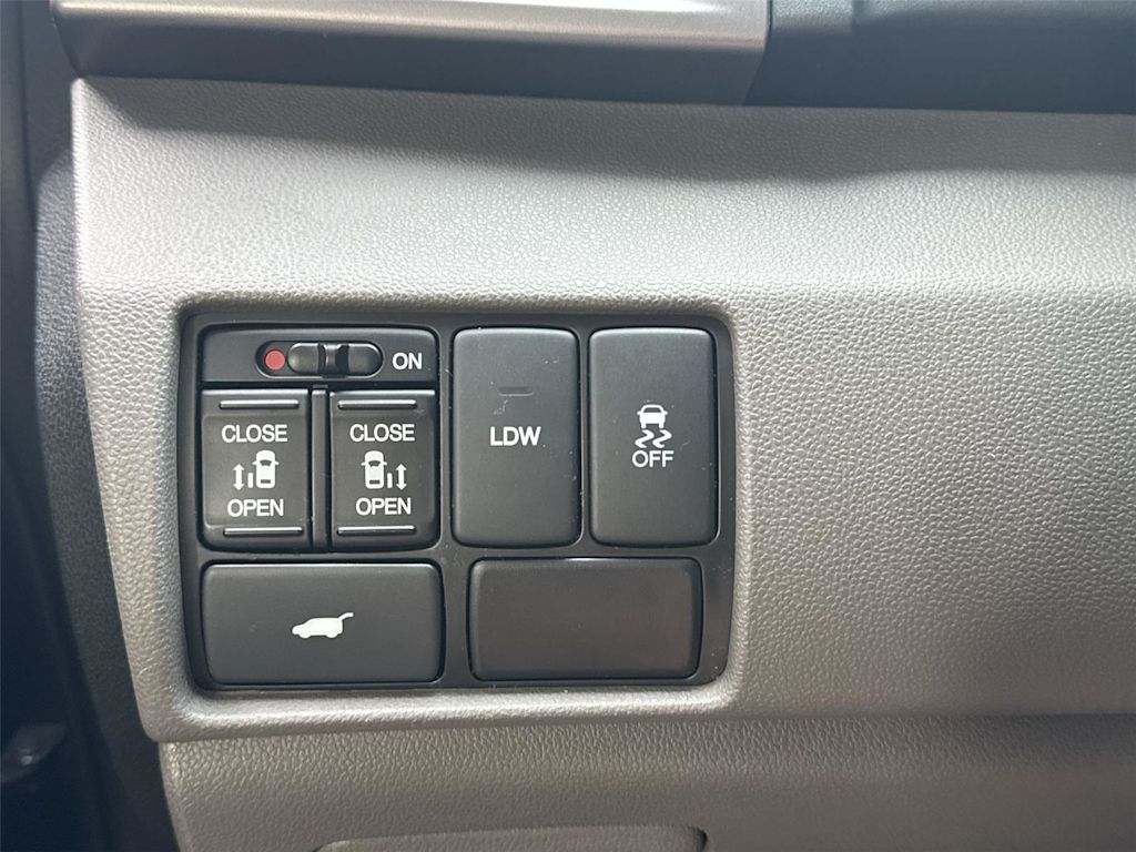 Thumbnail: 2016 Honda Odyssey - 20