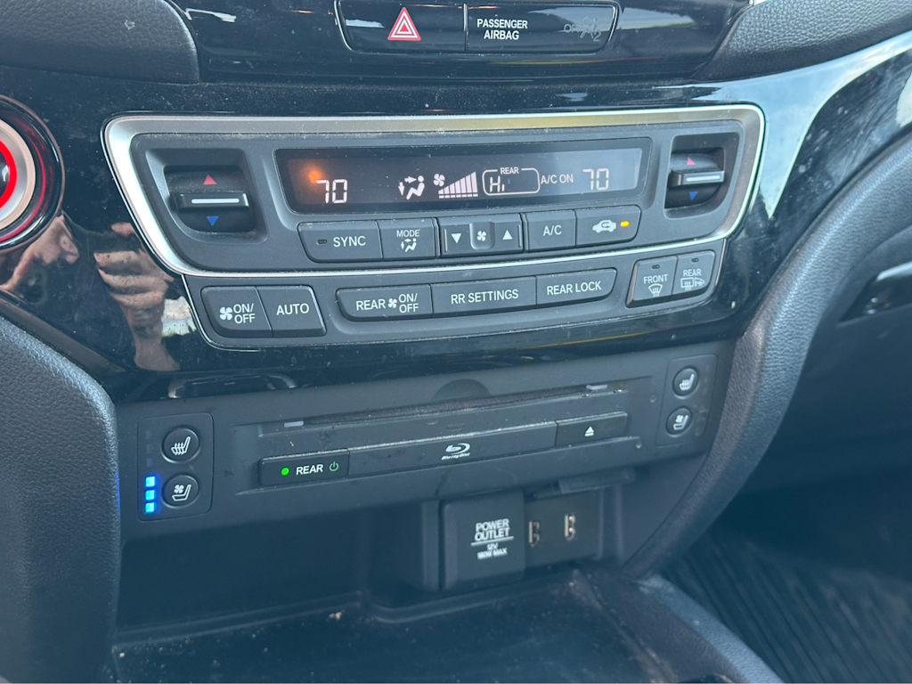 Thumbnail: 2018 Honda Pilot - 17