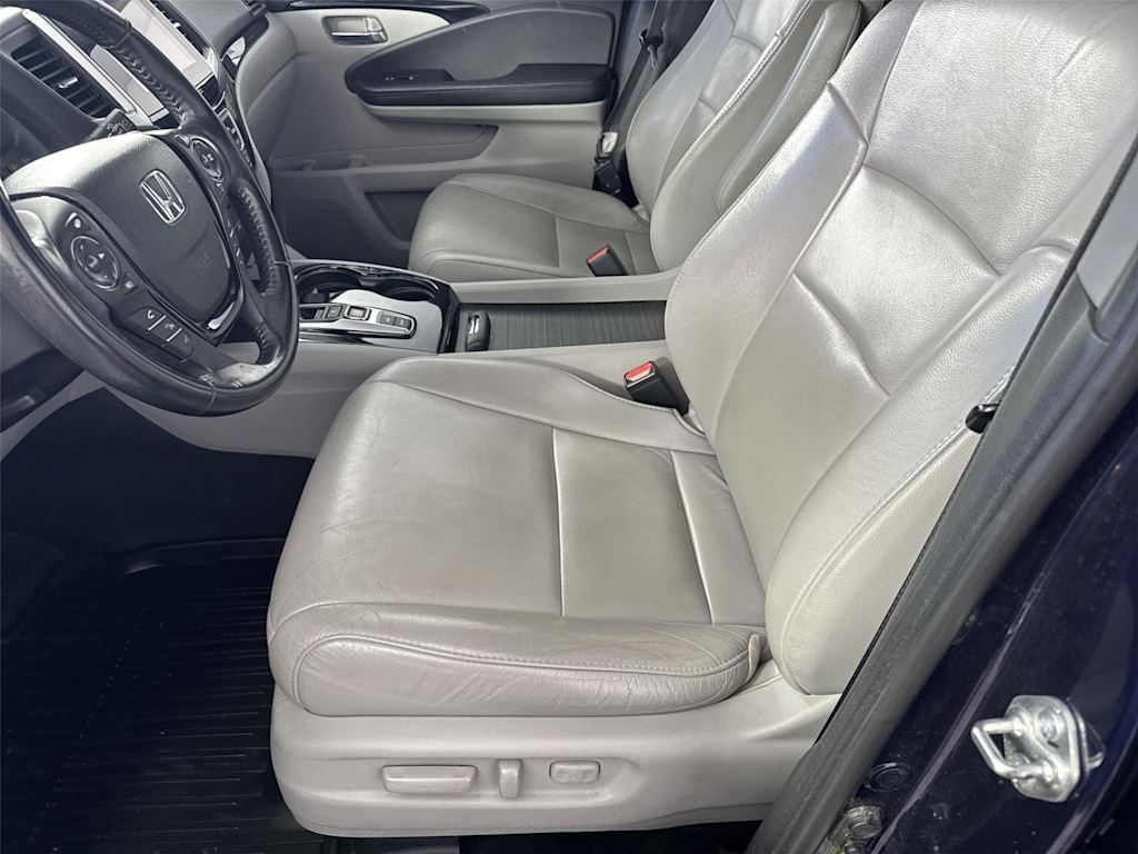 Thumbnail: 2018 Honda Pilot - 7