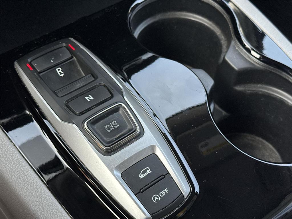 Thumbnail: 2018 Honda Pilot - 10