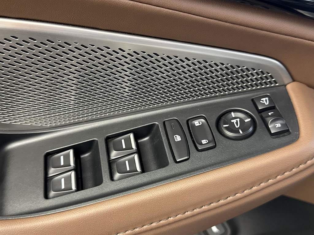 Thumbnail: 2024 Acura MDX - 24