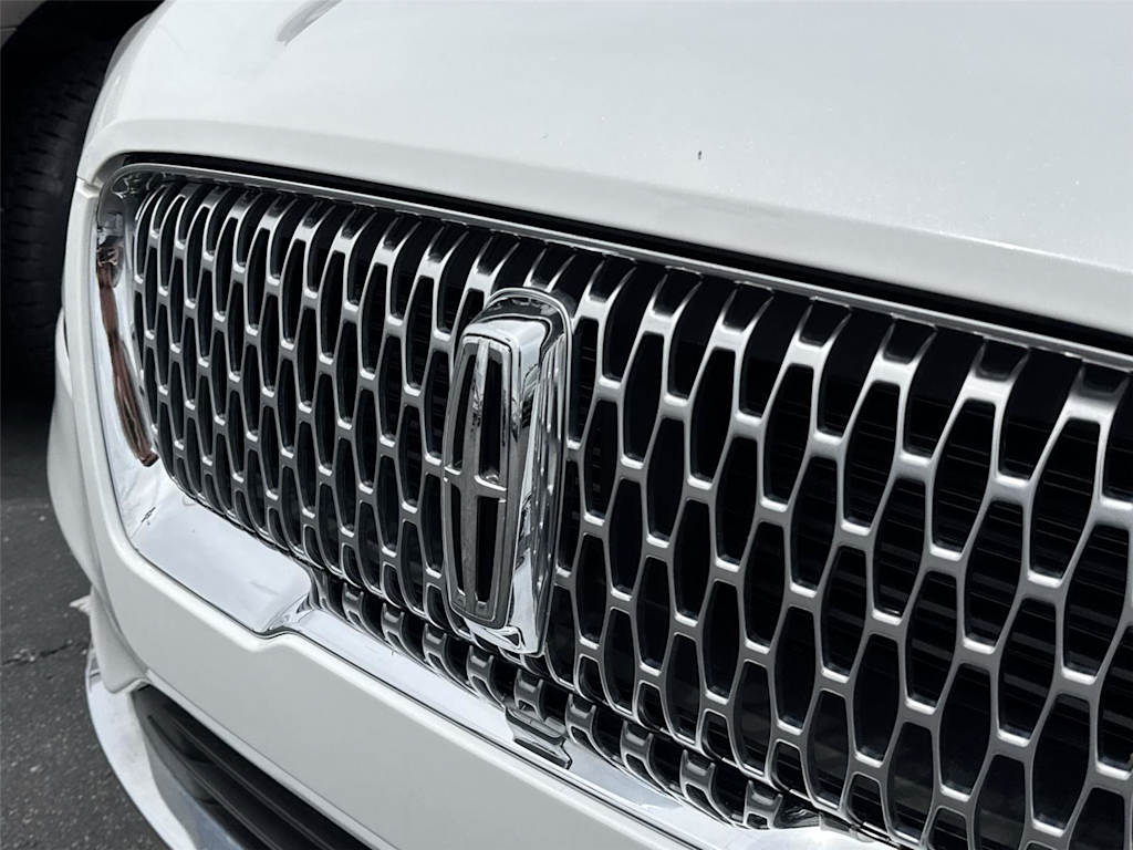 Thumbnail: 2022 Lincoln Corsair - 30