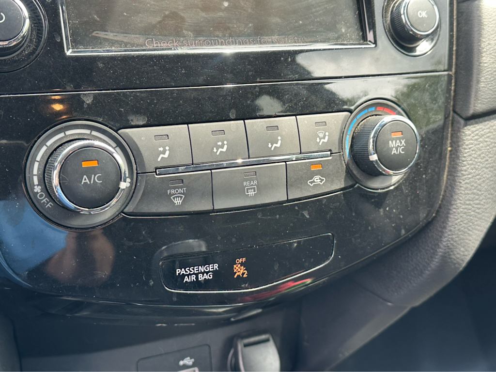 Thumbnail: 2019 Nissan Rogue - 18