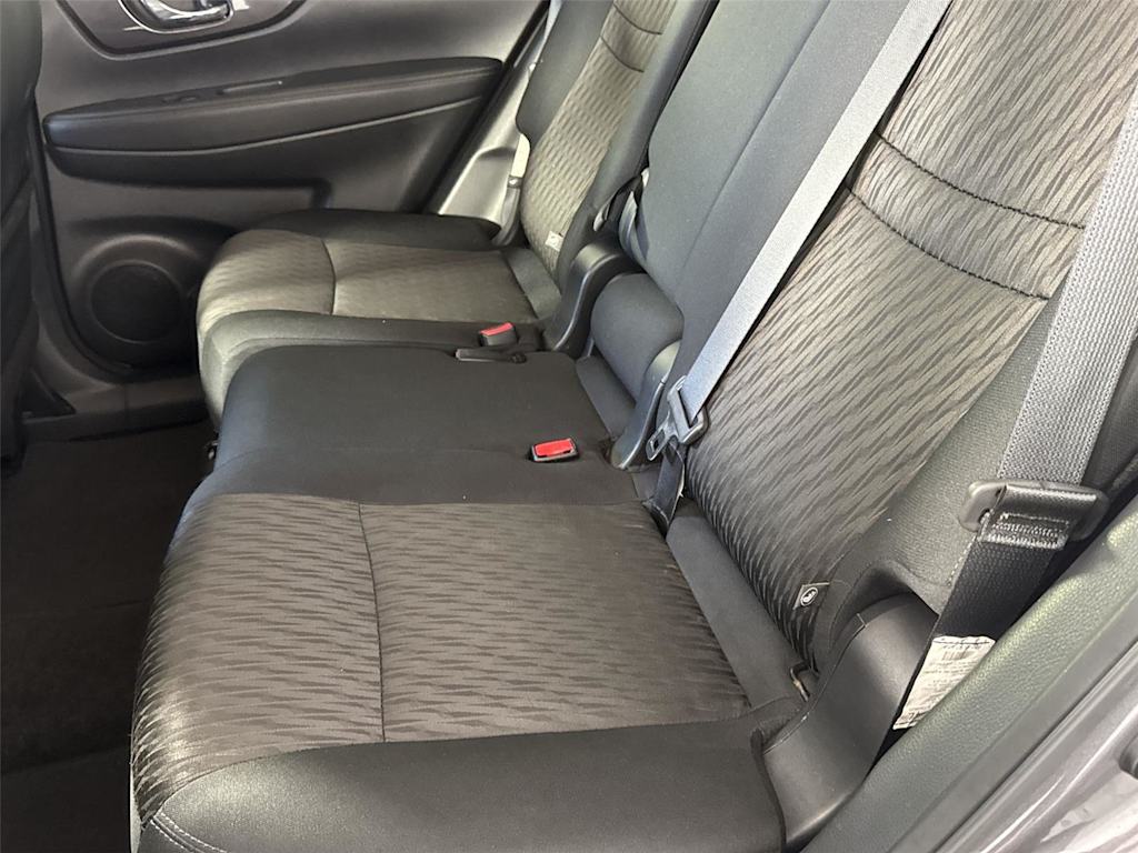 Thumbnail: 2019 Nissan Rogue - 9