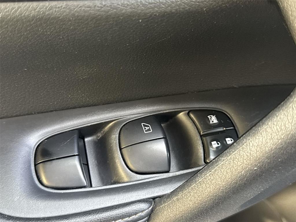 Thumbnail: 2019 Nissan Rogue - 24