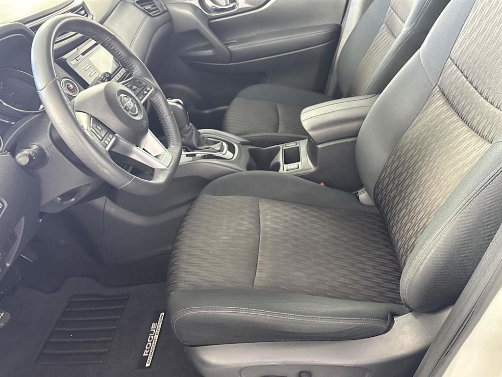 Thumbnail: 2017 Nissan Rogue - 7