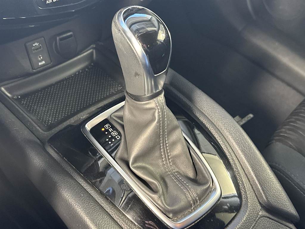 Thumbnail: 2017 Nissan Rogue - 11