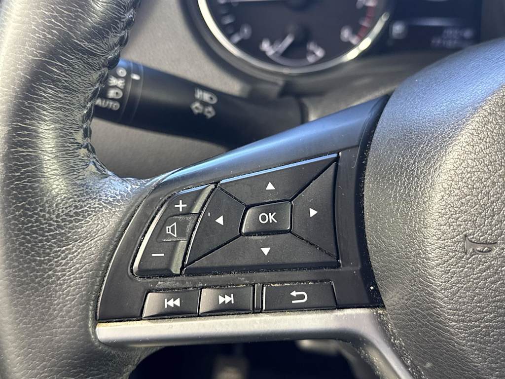 Thumbnail: 2017 Nissan Rogue - 27