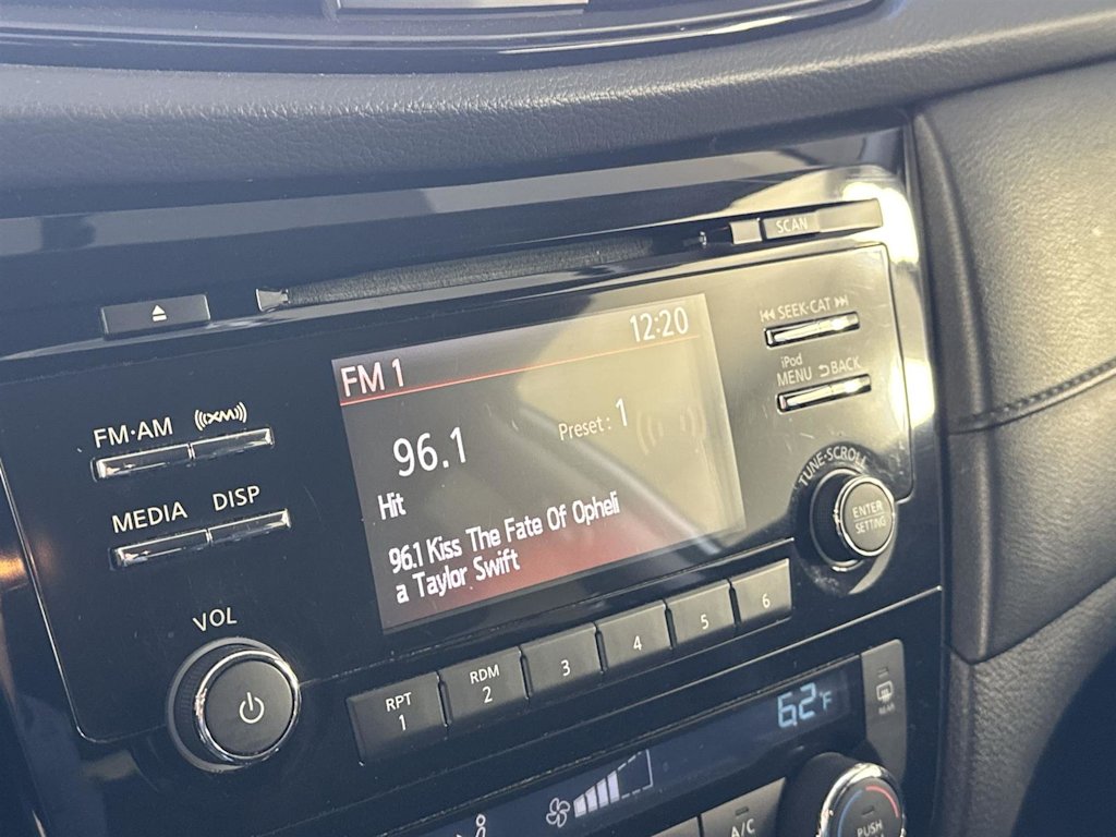 Thumbnail: 2017 Nissan Rogue - 10