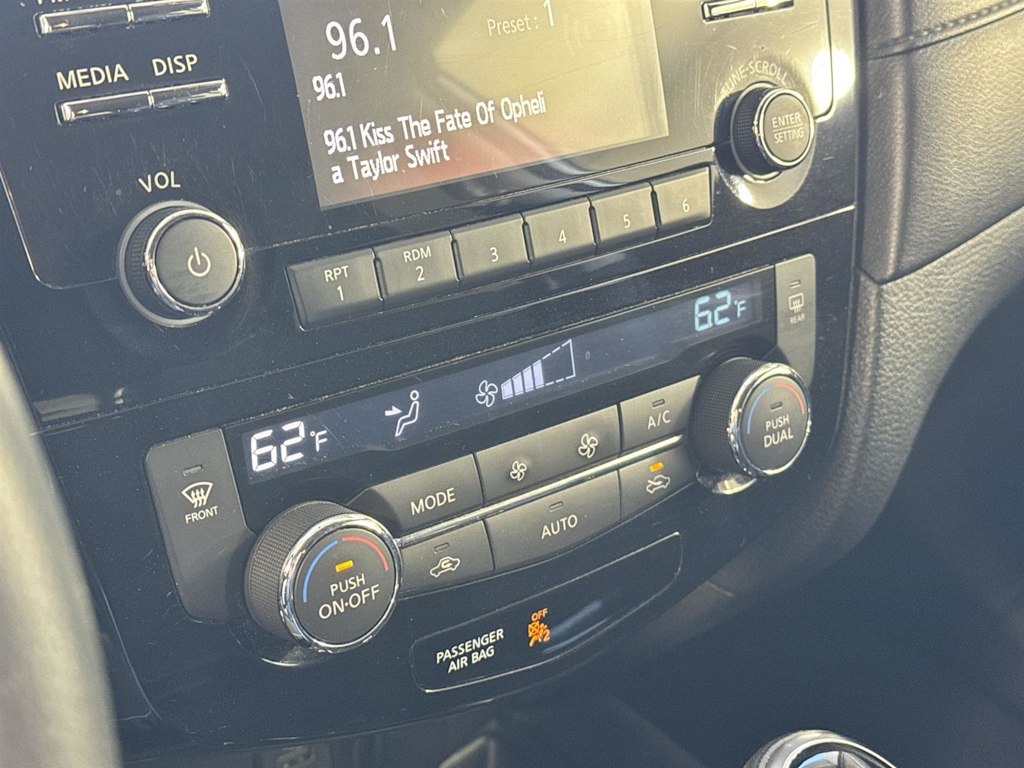 Thumbnail: 2017 Nissan Rogue - 22