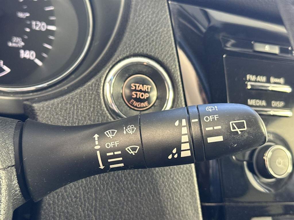 Thumbnail: 2017 Nissan Rogue - 30