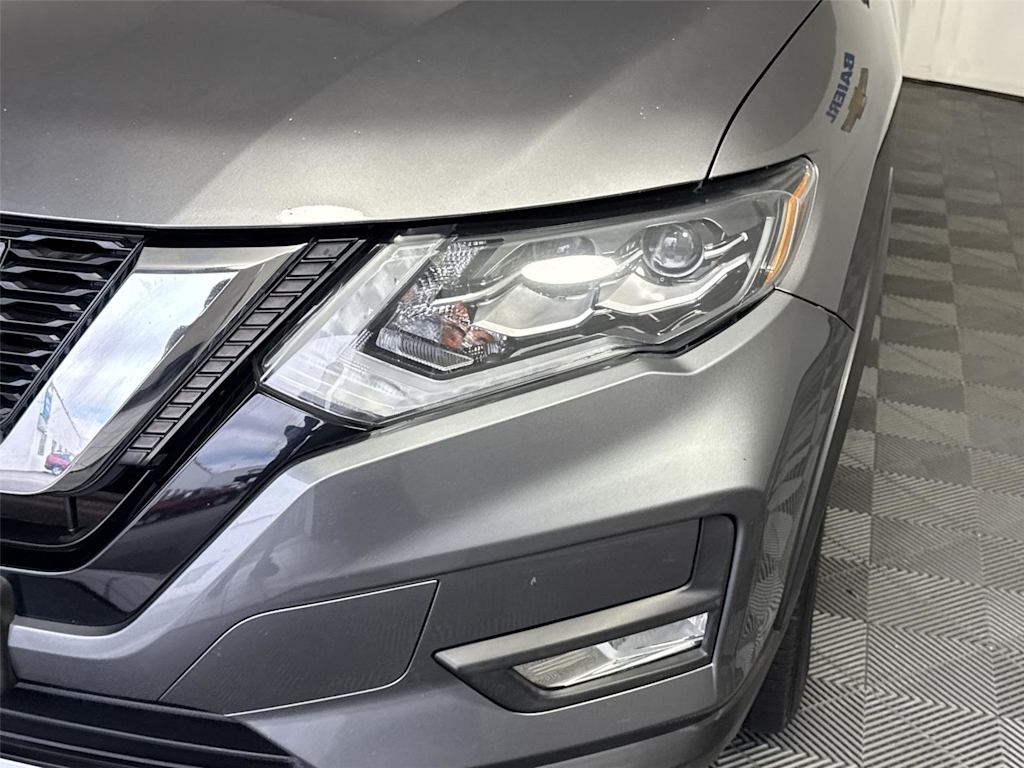 Thumbnail: 2017 Nissan Rogue - 18