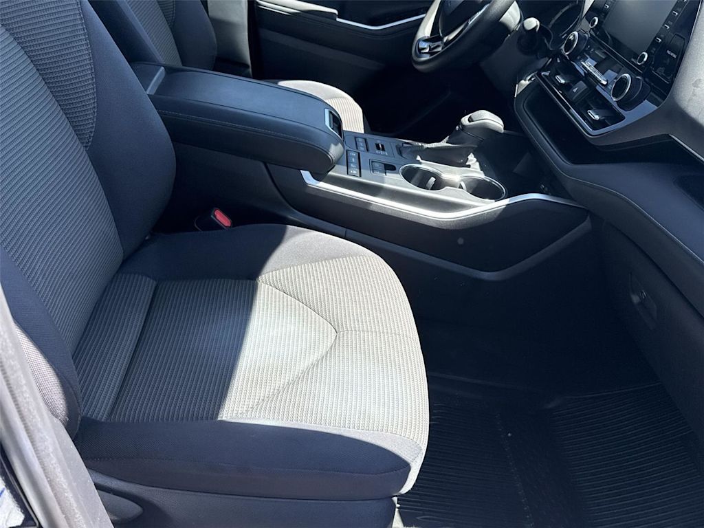 Thumbnail: 2021 Toyota Highlander - 19