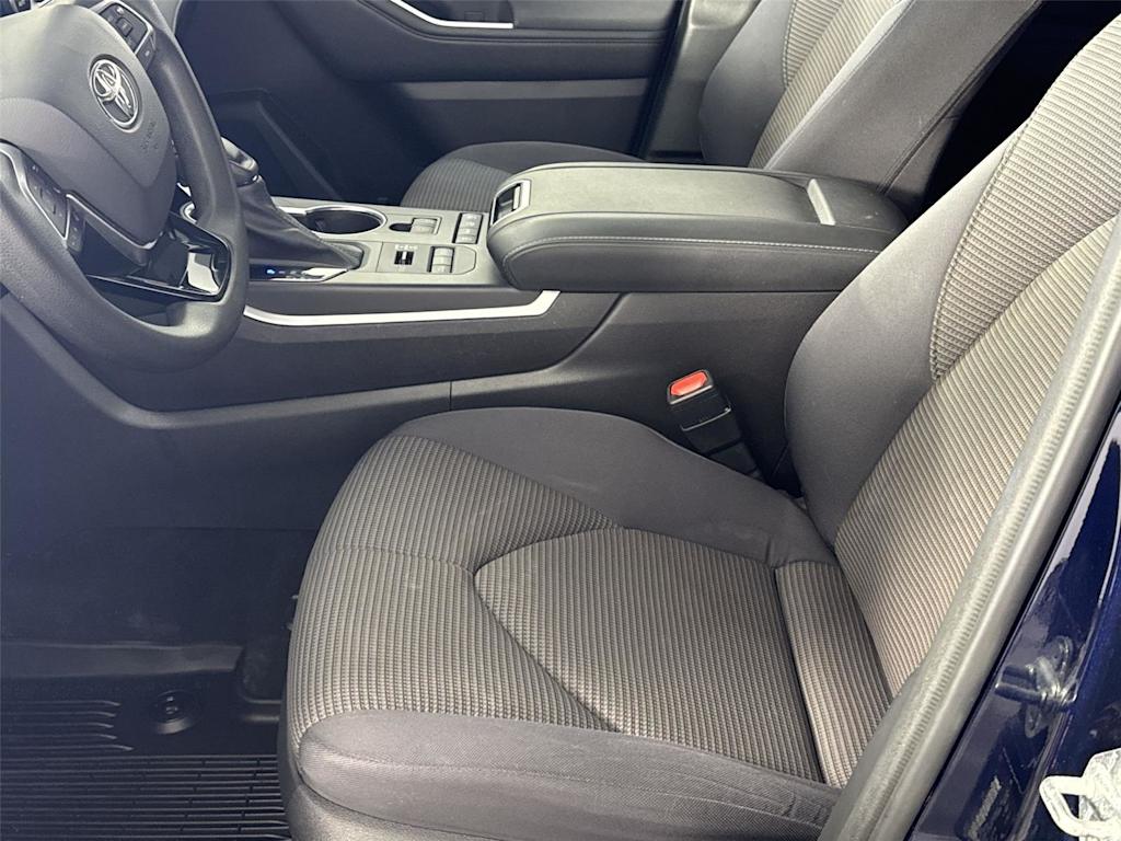 Thumbnail: 2021 Toyota Highlander - 7